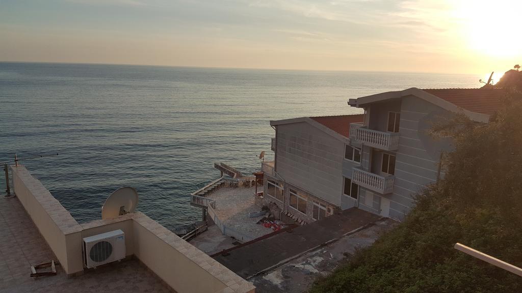 Seaside Apartment Kruce Ulcinj Bagian luar foto