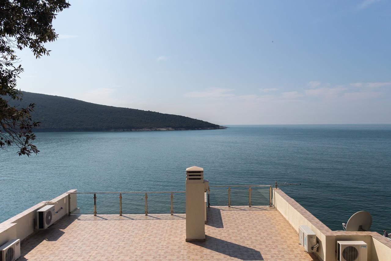 Seaside Apartment Kruce Ulcinj Bagian luar foto